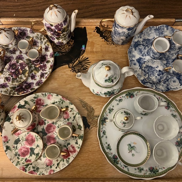 Formalities Other - Formalities 4 Tiny Floral Porcelain Tea Sets